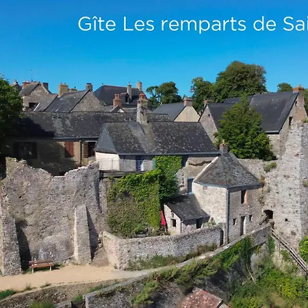 Le Des Remparts * Sainte-Suzanne (Mayenne)