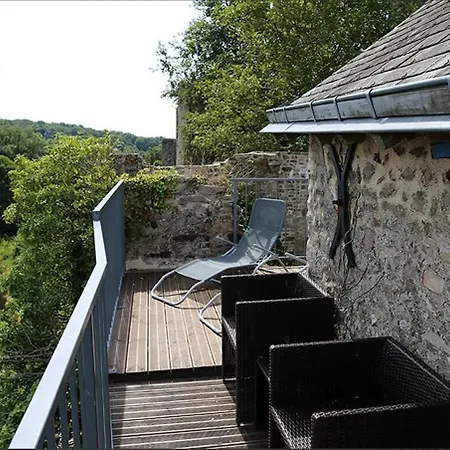 Le Des Remparts * Sainte-Suzanne (Mayenne)